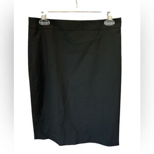 Banana Republic Black Knee-Length Pencil Skirt 
Size 4